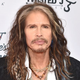 Illustration for article titled Heartwarming: When Steven Tyler Found Out There Was An Aerosmith Fan With Only 2 Weeks To Live, He Suggested A Bunch Of Better Bands She Should Check Out